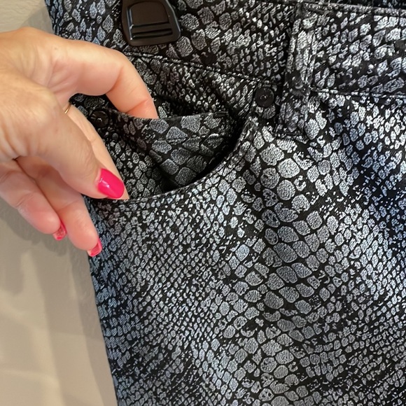 DAVID KAHN metallic snake print ankle jean stretch straight cut silver black 30w - Picture 7 of 13